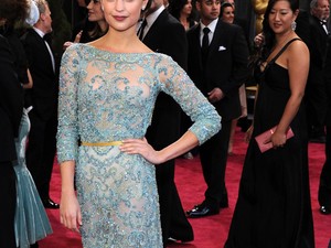 Oscar 2013: Alicia Vikander álomszép volt a csipkeruhájában