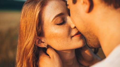 Csillagjegyek függőségei: Mutatjuk, minek képtelen ellenállni a Rák, a Skorpió és a Halak