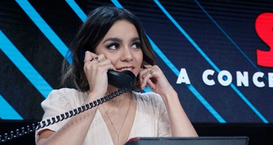 Vanessa Hudgens ezúttal nagyon mellényúlt: olyan ez a smink, mintha megégett volna a szoláriumban