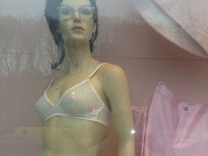 Próbababák fanszőrzettel - újra sokkol a márka