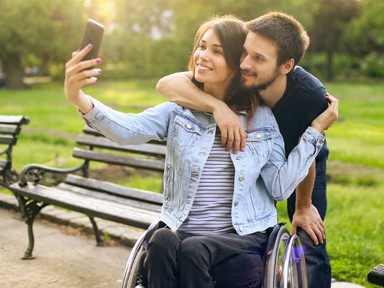 „Hatalmas tévhit, hogy nekünk bárki jó" - ilyen kerekesszékes nőként Tinderezni - 2. rész