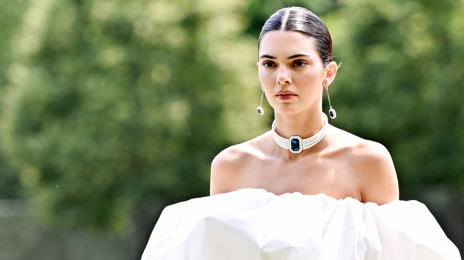 Kendall Jenner ruhája a parti legizgalmasabb darabja volt
