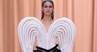 Örökbefogadott gyerekként nőtt fel, most a Jean Paul Gaultier divatháznak tervezett haute couture kollekciót - Olivier Rousteing szárnyal