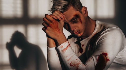 Rendhagyó fotósorozat hívja fel a figyelmet a negatív kommentek okozta lelki sérülésekre