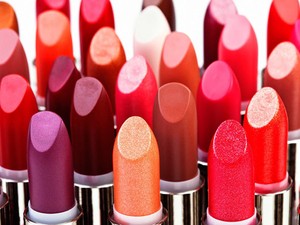 Videó! Tudod hogyan készül a rúzs? Megmutatjuk!