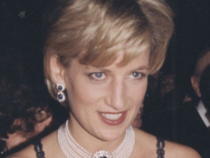 Diana hercegnő egyszer hálóingben és chokerrel ment a Met gálára