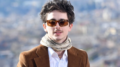 Igen, ez tényleg Timothée Chalamet, méghozzá élete első filmbemutatóján: valósággal átalakult azóta A Dűne fiatal színésze