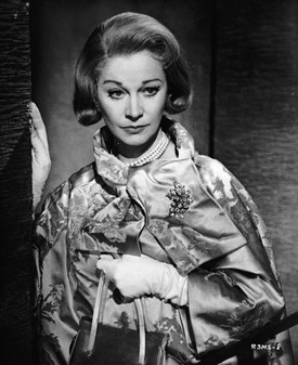 A II. világháború idején Vivien Leigh Londonban maradt, és katonai kórházakban, valamint a fronton szolgáló katonáknak tartott színházi előadásokat. 1943-ban Észak-Afrikába is elutazott, ahol brit és amerikai csapatok előtt lépett fel.