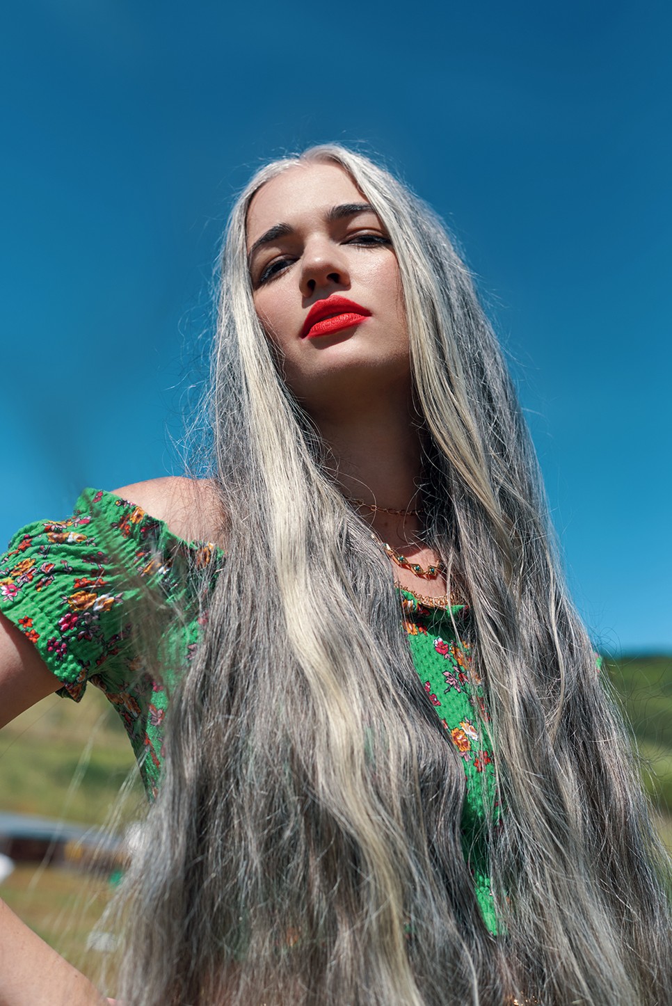 Juhász Szép Anna gimnazista kora óta növeszti a haját: ekkor fedezte fel magának az olyan, hosszú hajukról elhíresült történelmi ideálokat, mint a viktoriánus királynők.