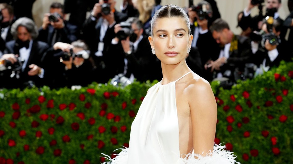 Hailey Bieber már kislányként végigvonulhatott a vörös szőnyegen