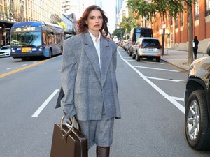 Julia Fox megmutatta csupasz fenekét, és nem kér érte elnézést