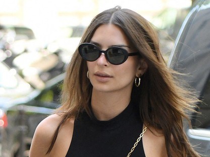 Emily Ratajkowski visszahozza a divatba ezt a régi 80-as évekbeli trendet