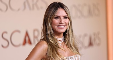 Heidi Klum arcpirító pucérruhája maga az álom, csak úgy ragyog az 52 éves modell