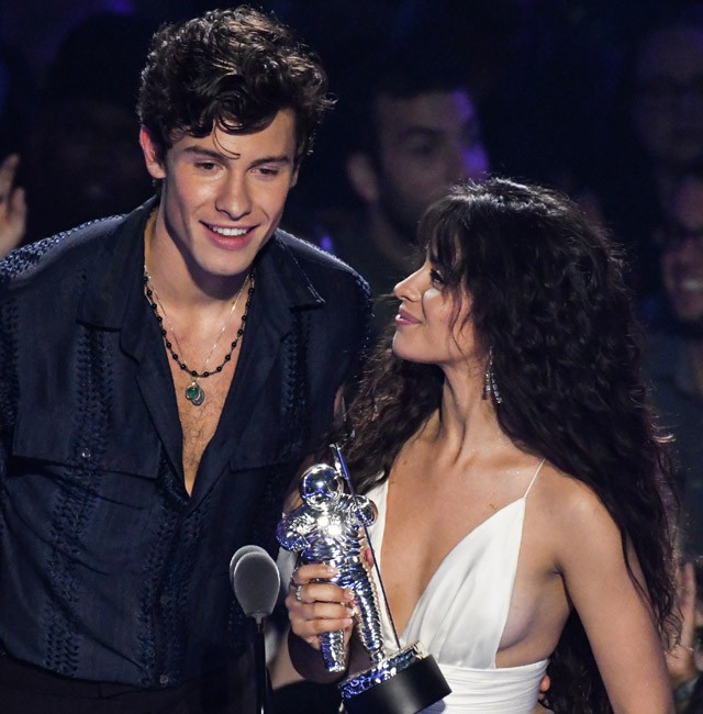 Camila Cabello nem engedi Shawn Mendes-nek, hogy a kapcsolatukról beszéljen