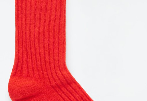 Hivatalosan is ez lett 2025 legstílusosabb zokni trendje