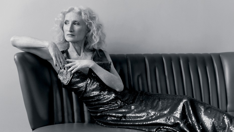 Amikor ajándékozol, mindig az ajándékozott személyiségéből és szükségleteiből indulj ki - Stylist: Csillag Szilvia, Smink: Kiss Csilla, Haj: Kis Ráhel