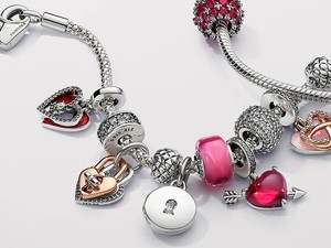 A Pandora folyamatosan megújuló charmjai