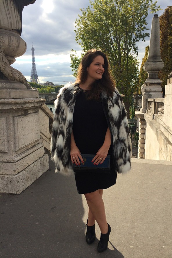 A tökéletes kis feketében bárhova vihet a párizsi éjszaka