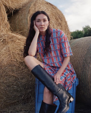 Eged Enikő illusztrációi – folklór motívumok kortárs újraértelmezésben, amelyek alapját adták a tomcsányi közös mintáinak fotó: Szécsi Noémi