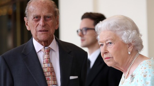 Megint sumákol a királyi család? Megpróbálják eltussolni Fülöp herceg balesetét