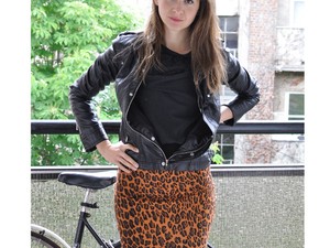 Csütörtökön leopárdmintás szoknyát húzott Juci