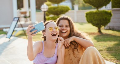 Olyan korban élünk, amikor egy fotó egyfajta kampány a népszerűségért – de mégis hogyan formálja mindez a tinédzserek önképét?