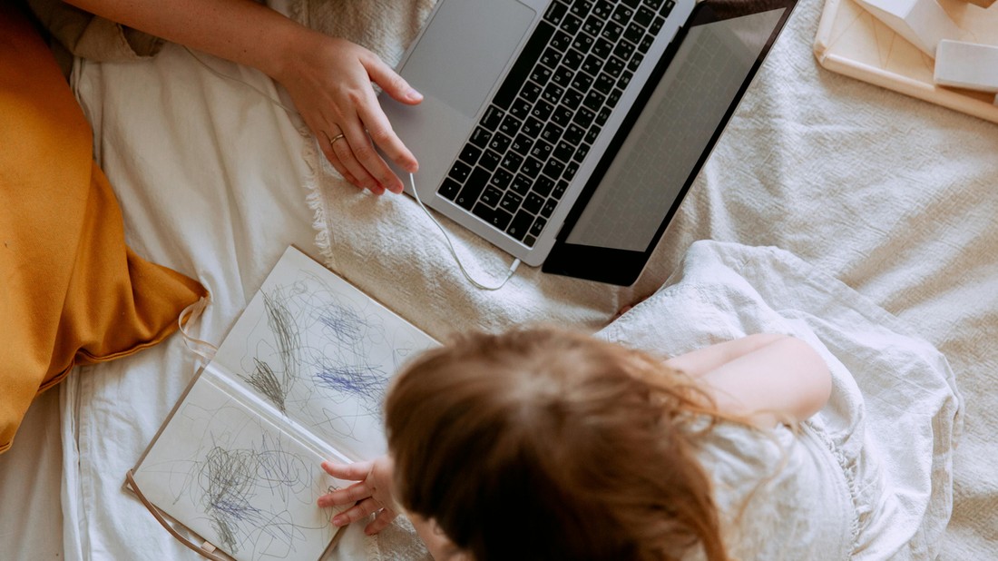 A női munkavállalók még mindig hátrányban vannak a munkaerőpiacon, pláne, ha kisgyermekesek - szakértővel beszélgettünk a nők helyzetéről