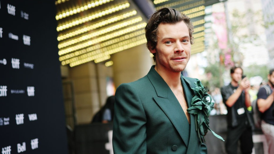 Hová tűnt Harry Styles haja?