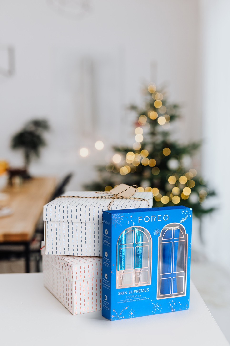 FOREO SKINSUPREMES ESPADA Set-lifestyle 3 másolata