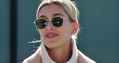 Meglátod Hailey Bieber szettjét, és te is kedvet kapsz ahhoz, hogy melegítőben járj az utcán