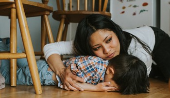 Pszichológus figyelmeztet, egy gyermek dühkitörése nem hiszti, csak az idegrendszer segélykiáltása a túlterheltség ellen