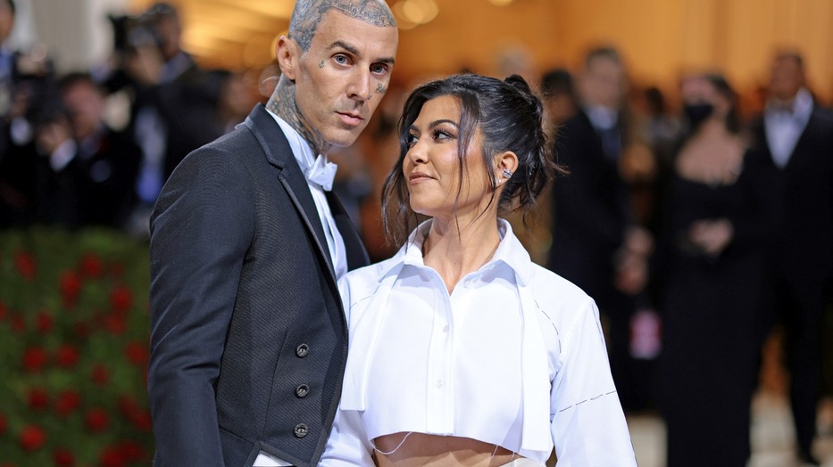 Kourtney Kardashian és Travis Barker első közös gyermeküket várják