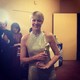 Robin Wright jól megérdemelt díjával a backstage-ben.
