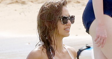 Jessica Alba bikinis parádéja!