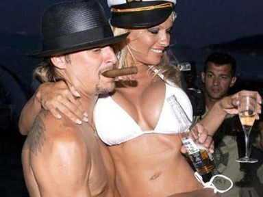 Íme a hírességek leggázabb esküvői ruhái!