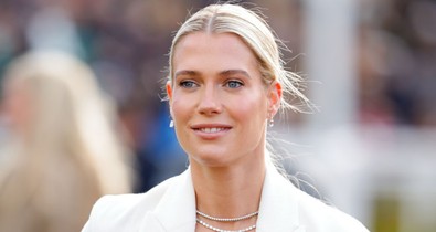 Diana hercegné gyönyörű unokahúga bevállalta a meztelenruhát