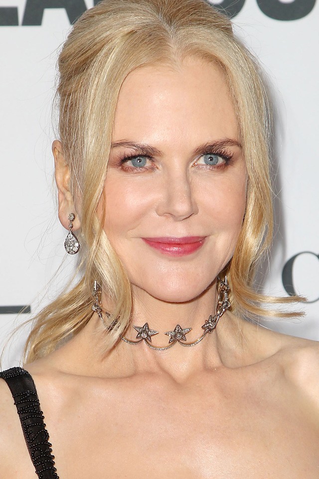 Össze fogsz zavarodni! Nicole Kidman mellén egy mellvillantó szirén van!