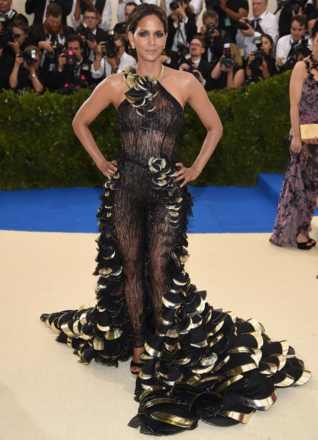 Halle Berry a Met gálán