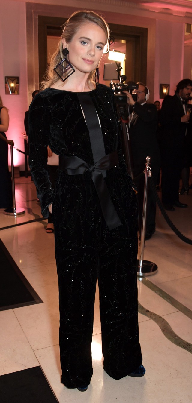 Harry herceg exe olyan stílusos, hogy nem tudjuk levenni róla a szemünket