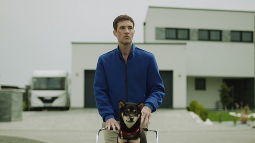 Klippremier: Fehér Balázs új dalát egész nyáron dúdolni fogod