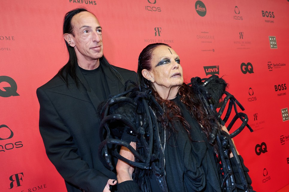 Michele Lamy és Rick Owens a 26. GQ Men of the Year díjátadón a berlini Charlottenburg-palotában, ahol Lamy Az év művészikonja elismerést kapta