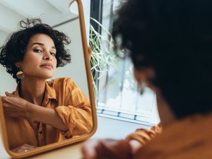 Hormonális akné-diéta: mit (t)együnk a ragyogó bőr érdekében?