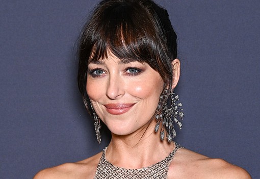 Így nézett ki Dakota Johnson fogszabályzóval és rövid hajjal, mielőtt a világ egyik legfelkapottabb színésznője lett