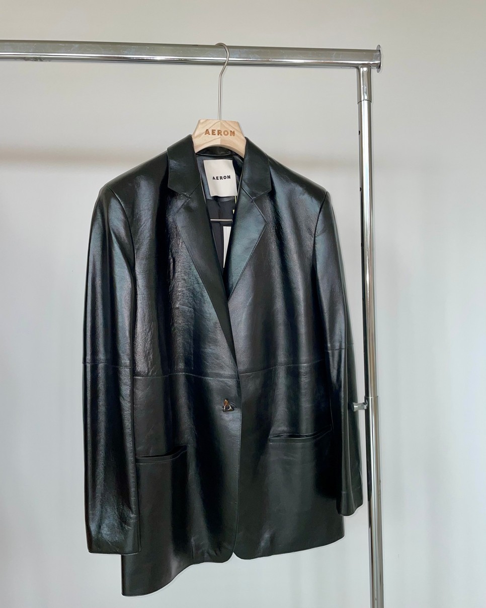 Aeron Merdeces blézere egy örök darab, amivel befektethetsz a jövőbe