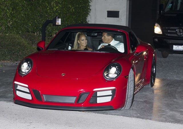 Ezt kapta Jennifer Lopez szerelmétől 50. születésnapjára