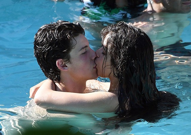 Shawn Mendes és Camila Cabello a legcukibb és legszexibb pár- strandolós képeik bizonyítják