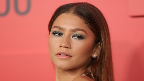 Zendaya újabb divattörténeti darabban a vörös szőnyegen