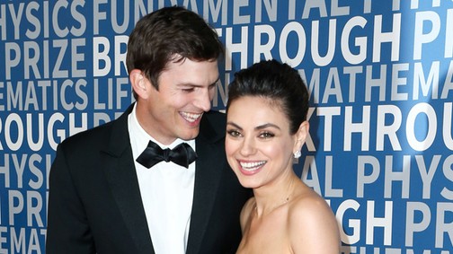 Mila Kunis és Ashton Kutcher annyira édesek együtt a vörös szőnyegen