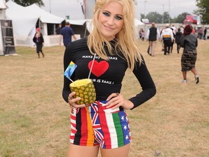 Pixie Lott nemzetközi szettje