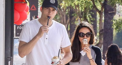 CUKIRIADÓ: Mila Kunis és Ashton Kutcher családi fagyizása
